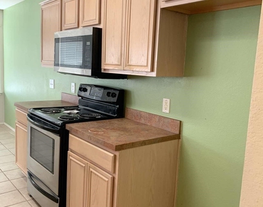 208 N Rolling Meadows Drive N - Photo Thumbnail 6