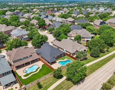 8330 Elena Drive - Photo Thumbnail 31