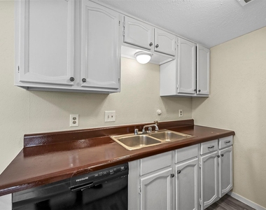 505 N Morris Street - Photo Thumbnail 4