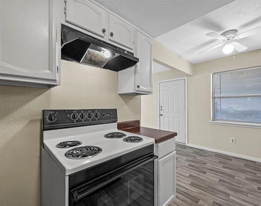 505 N Morris Street - Photo Thumbnail 5