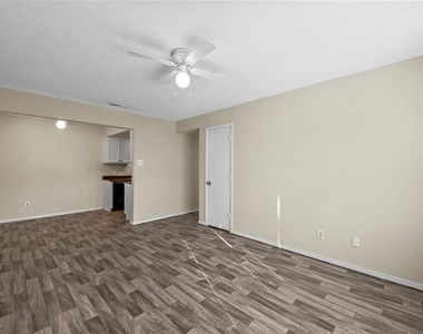 505 N Morris Street - Photo Thumbnail 6