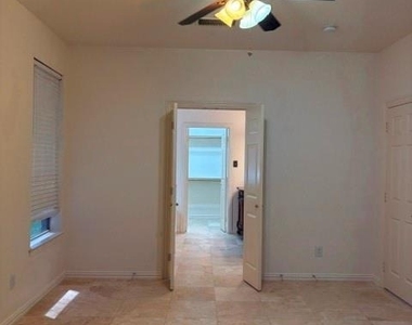 508 Briaroaks Drive - Photo Thumbnail 16