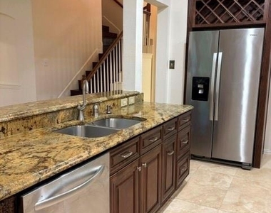 508 Briaroaks Drive - Photo Thumbnail 12