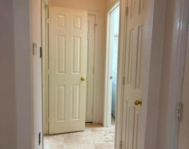 508 Briaroaks Drive - Photo Thumbnail 5
