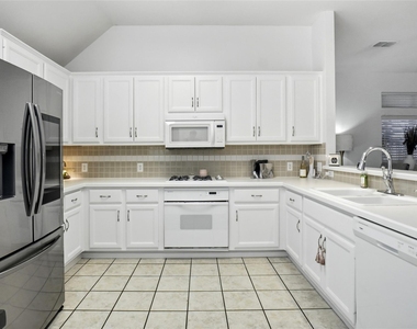 1602 Meadow Park Drive - Photo Thumbnail 4