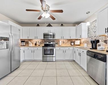 2702 Maci Court - Photo Thumbnail 5