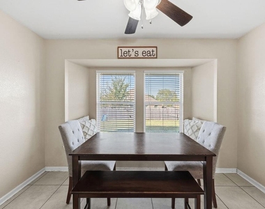 2702 Maci Court - Photo Thumbnail 7