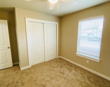 307 N Colbert Avenue - Photo Thumbnail 8