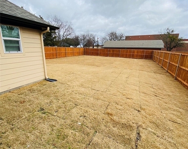 307 N Colbert Avenue - Photo Thumbnail 20