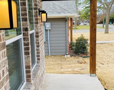 307 N Colbert Avenue - Photo Thumbnail 18