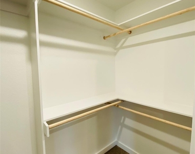 307 N Colbert Avenue - Photo Thumbnail 11
