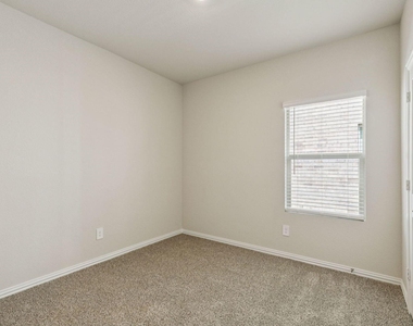 606 Travine Drive - Photo Thumbnail 21