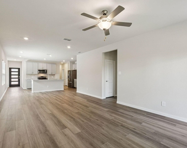 606 Travine Drive - Photo Thumbnail 10