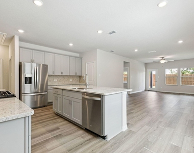 606 Travine Drive - Photo Thumbnail 7