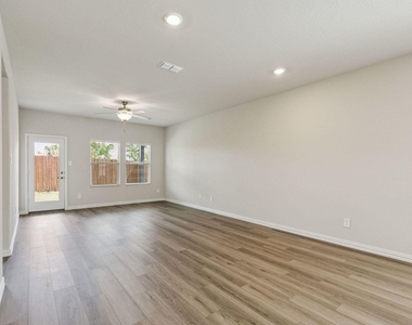 606 Travine Drive - Photo Thumbnail 8