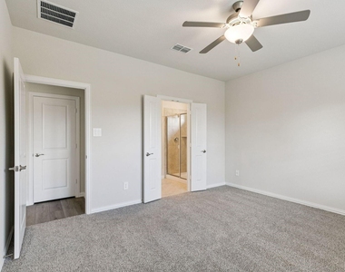 606 Travine Drive - Photo Thumbnail 12
