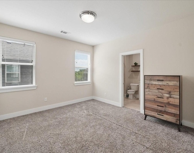 2506 El Camino Lane - Photo Thumbnail 21