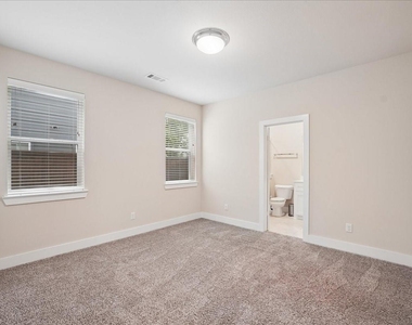 2506 El Camino Lane - Photo Thumbnail 5