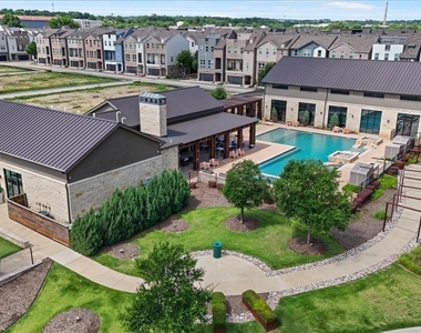 2506 El Camino Lane - Photo Thumbnail 32