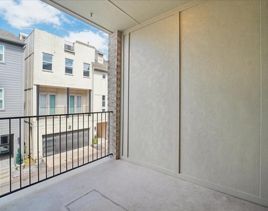 2506 El Camino Lane - Photo Thumbnail 9