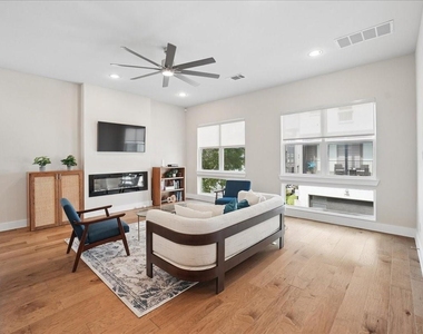 2506 El Camino Lane - Photo Thumbnail 7