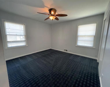 3363 Cromart Avenue - Photo Thumbnail 13