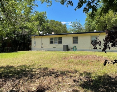 3363 Cromart Avenue - Photo Thumbnail 18