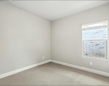 513 Willet Drive - Photo Thumbnail 15