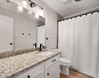 2604 Fairmont Circle - Photo Thumbnail 21