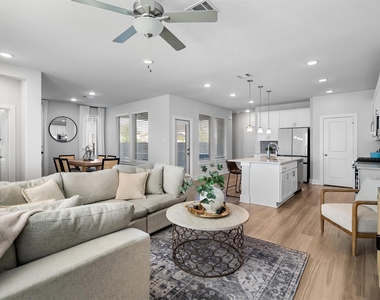 1346 Roundup Way - Photo Thumbnail 2