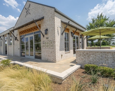 1346 Roundup Way - Photo Thumbnail 32