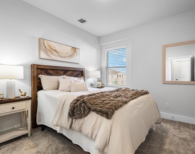 1346 Roundup Way - Photo Thumbnail 25