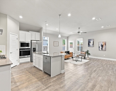 2704 Starling Street - Photo Thumbnail 10