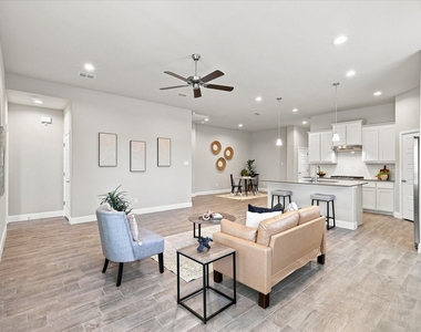2704 Starling Street - Photo Thumbnail 8
