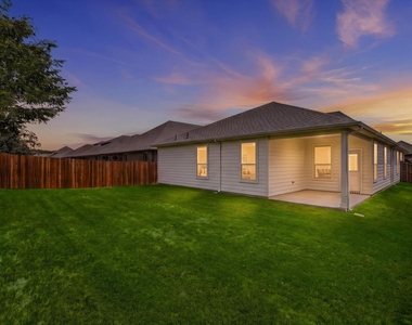 2704 Starling Street - Photo Thumbnail 35
