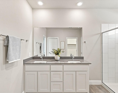 2704 Starling Street - Photo Thumbnail 19