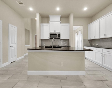5805 Zinnia Drive - Photo Thumbnail 7