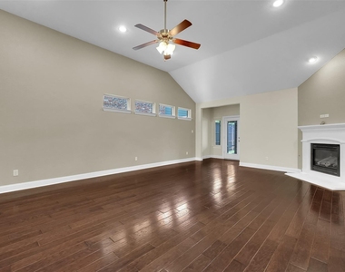 5805 Zinnia Drive - Photo Thumbnail 11
