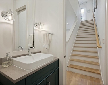 4220 Hawthorne Avenue - Photo Thumbnail 5