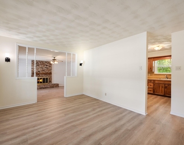 808 Jackson Street - Photo Thumbnail 3