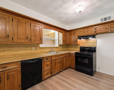 808 Jackson Street - Photo Thumbnail 13