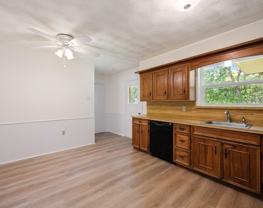808 Jackson Street - Photo Thumbnail 12