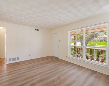 808 Jackson Street - Photo Thumbnail 17