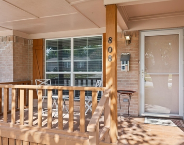 808 Jackson Street - Photo Thumbnail 2