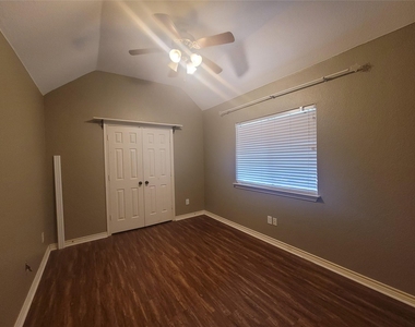 8432 Grand Canyon Drive - Photo Thumbnail 10