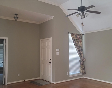 8432 Grand Canyon Drive - Photo Thumbnail 12
