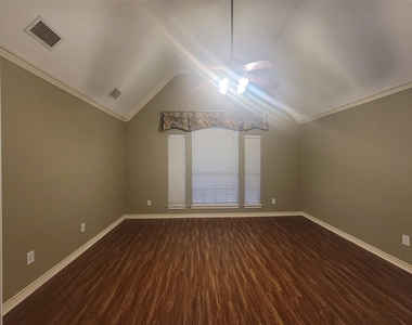 8432 Grand Canyon Drive - Photo Thumbnail 5