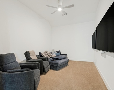 1624 Seminole Drive - Photo Thumbnail 4