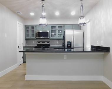 404 Woodson Circle - Photo Thumbnail 8