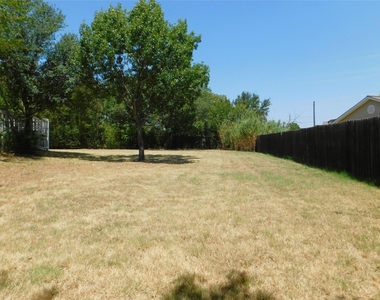 404 Woodson Circle - Photo Thumbnail 28